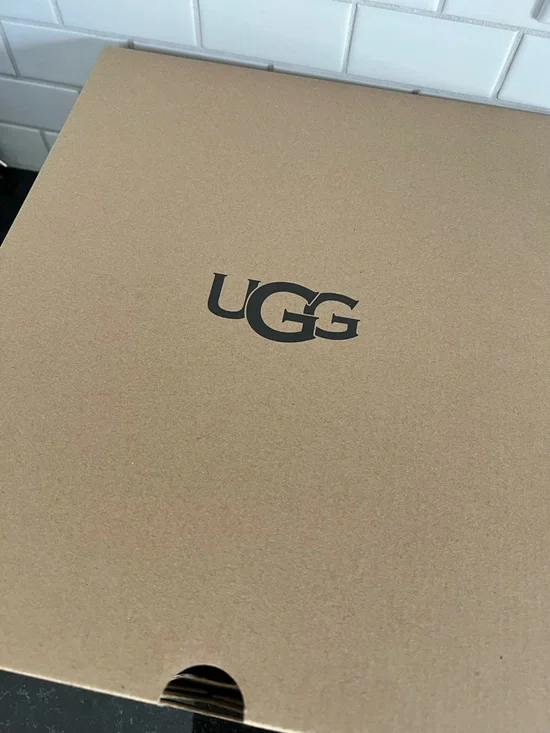 UGG Classic Mini Dipper Puffer
Platform Boot - Picture 16 of 17